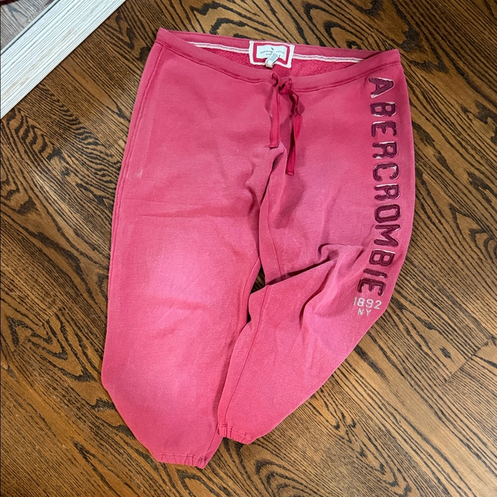 Abercrombie & Fitch women Red Joggers sz M super soft cropped